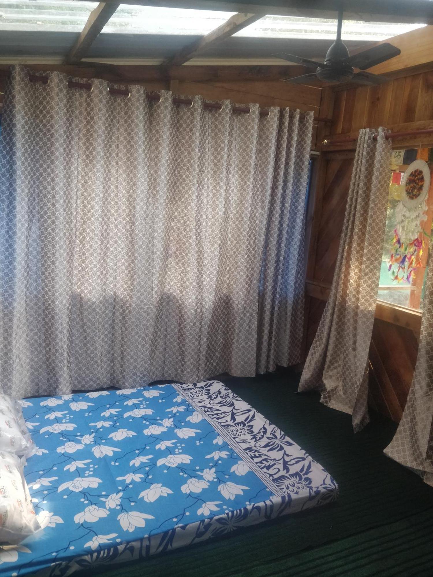 Shanti People Huts & Camp カソル 部屋 写真