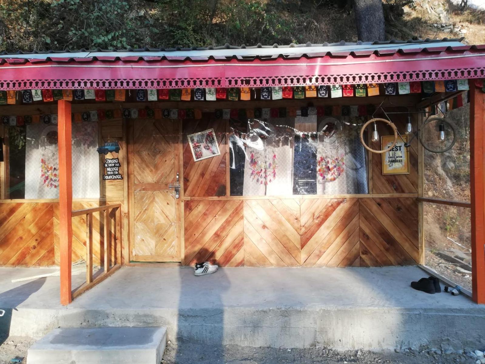 Shanti People Huts & Camp カソル 部屋 写真