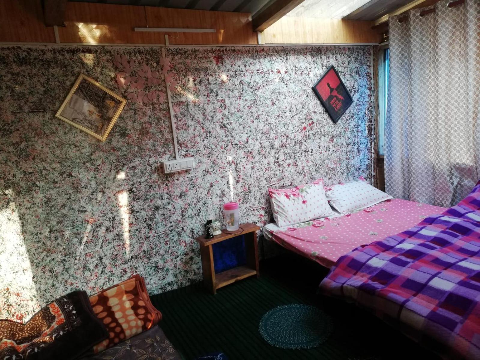 Shanti People Huts & Camp カソル 部屋 写真
