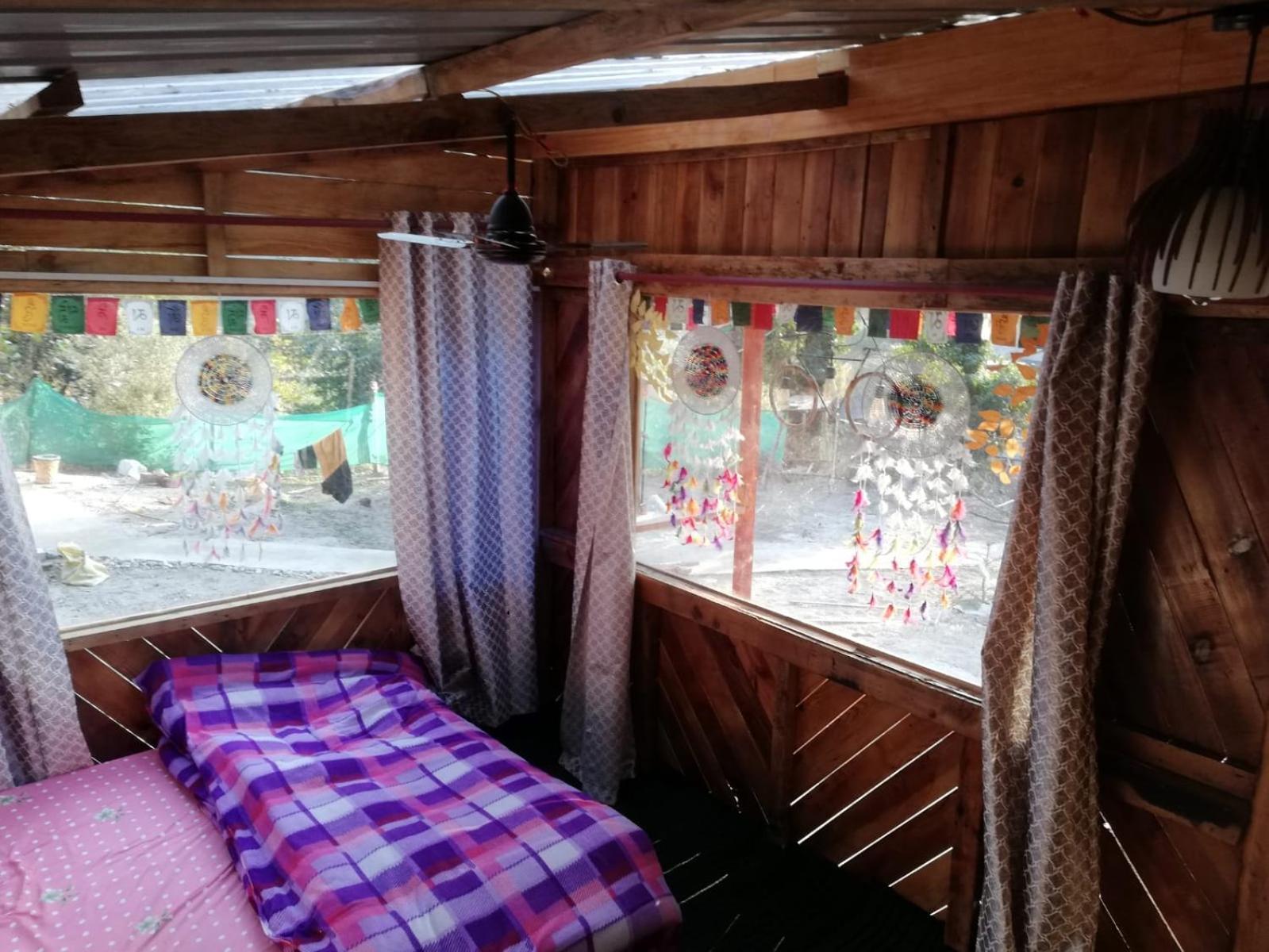 Shanti People Huts & Camp カソル 部屋 写真