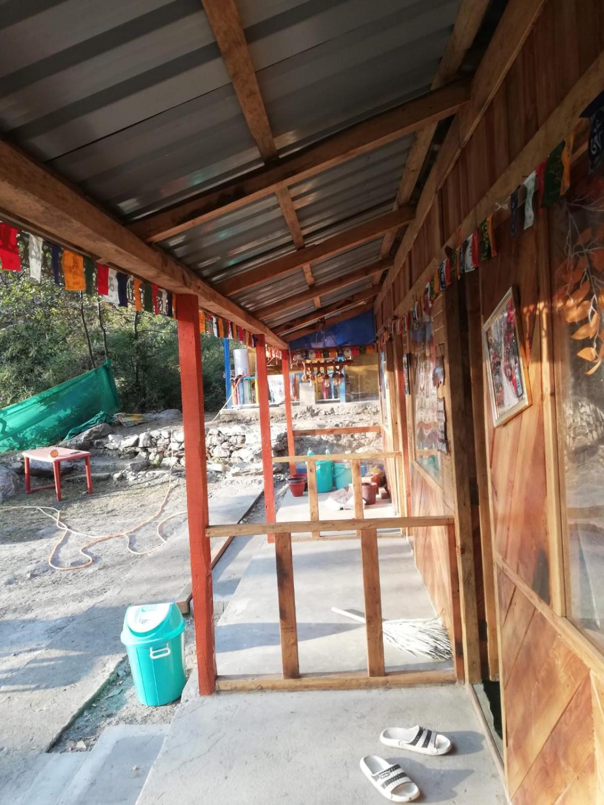 Shanti People Huts & Camp カソル 部屋 写真